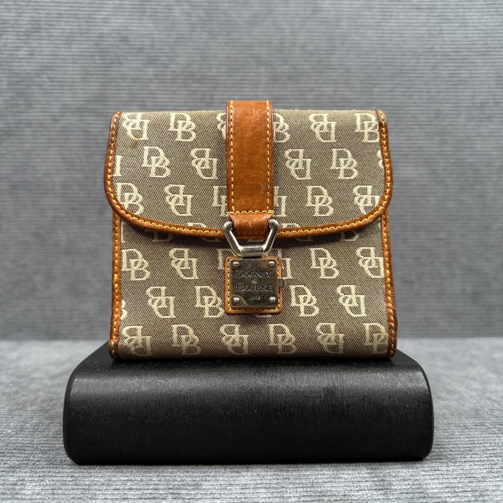 Dooney & Bourke Monogram Canvas Bifold Wallet Tan Leather Trim‎ Logo Lock Y2K